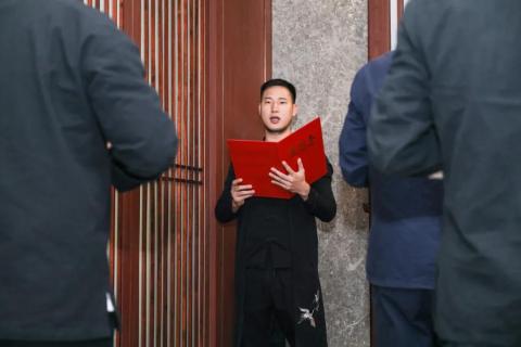 罗湖区人大常委副主任谭会茹一行莅临杏彩娱乐调研