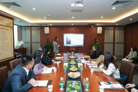 罗湖区人大常委副主任谭会茹一行莅临杏彩娱乐调研