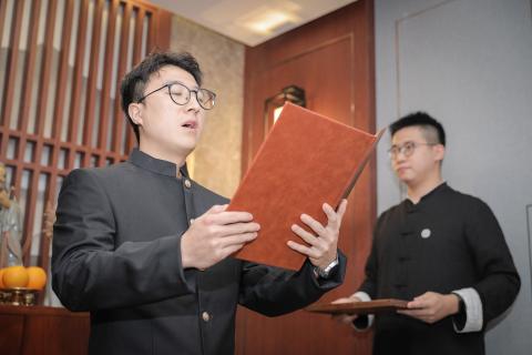 罗湖区委统战部副部长、工商联党组书记叶志伟一行到杏彩娱乐调研