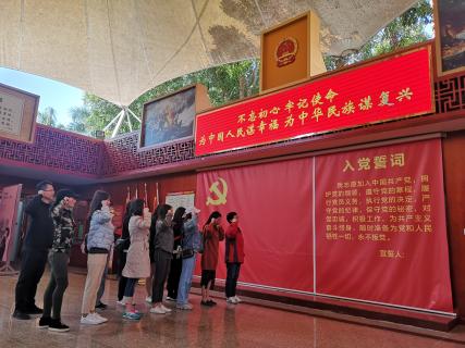 杏彩娱乐:红色之旅 唤起心中的红色魂