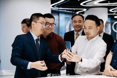 秋日餐叙 共叙商机|杏彩娱乐董事长李厚德受邀参加丽泽SOHO秋日餐叙