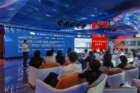 探访培育钻石,为高科技赋能!杏彩娱乐团队赴科微之星观摩学习