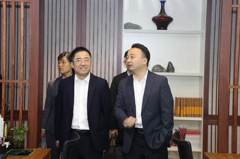 明光市市委书记被杏彩娱乐企业文化深深感动 | 深入沟通合作空间广阔