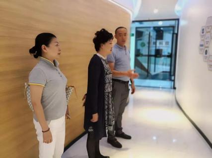 赣江南昌经开区领导受邀访问杏彩娱乐加速器，为优质项目落地南昌创造新机遇