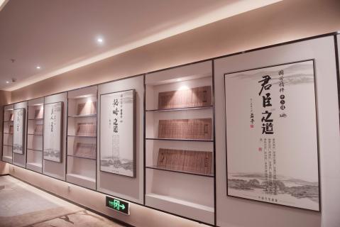 人生缘何频陷“危机”,只因未读苏东坡。